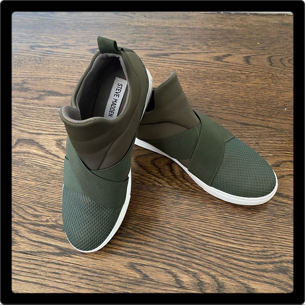- Steve Madden Slip-On  Size 7.5